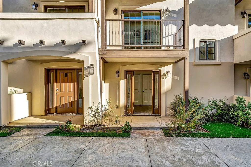 2 bed, 3.5 bath, 1730 sqft, $3,650 — Photo 3