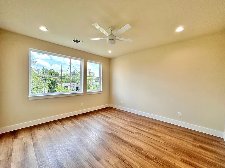 5605 Samuel Huston Ave #1 — Photo 11