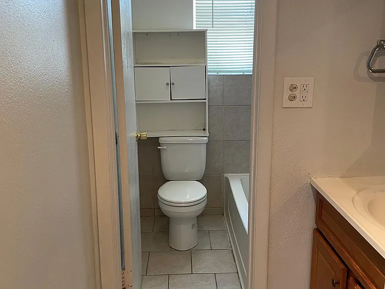 8323 Fox St — Photo 11
