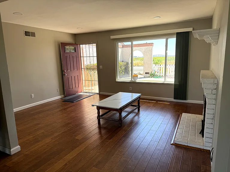816 Jack London Dr — Photo 4