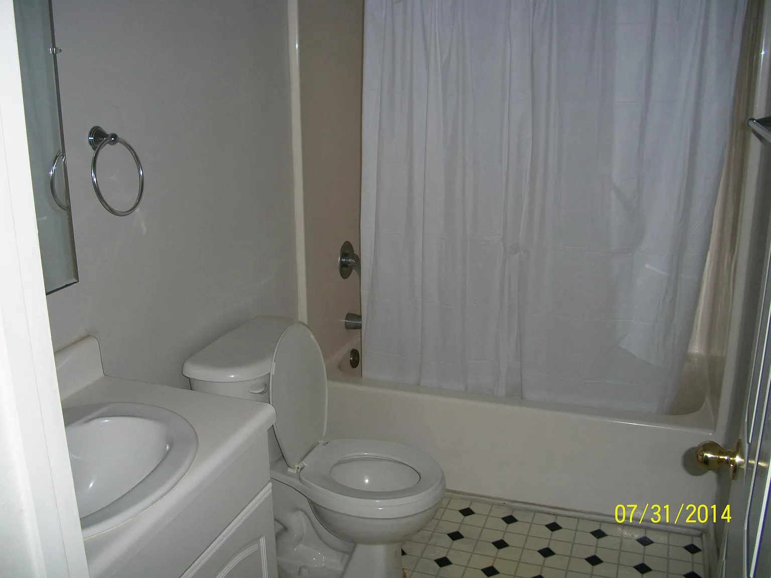 2 bed, 1.5 bath, 1200 sqft, $2,550 — Photo 4