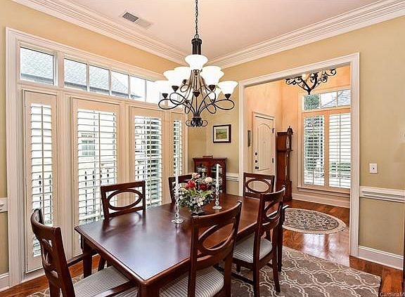 4th image of 4504 Avignon Ln #4504