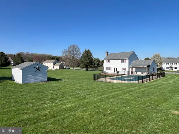 642 Meadow Hill Dr, Narvon, PA 17555
