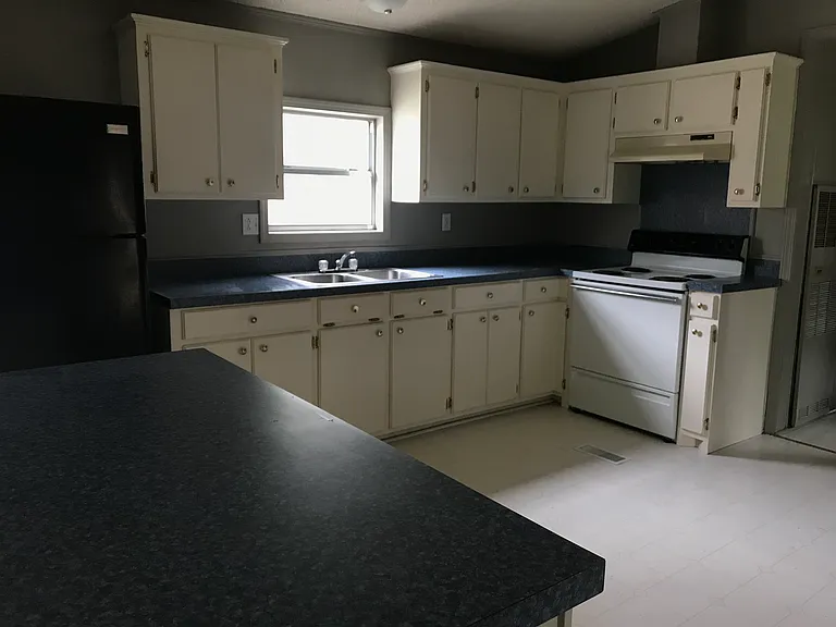339 Cain Rd — Photo 2