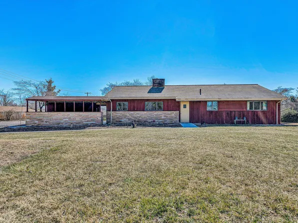 4102 Mud Lick Rd SW, Roanoke, VA 24018