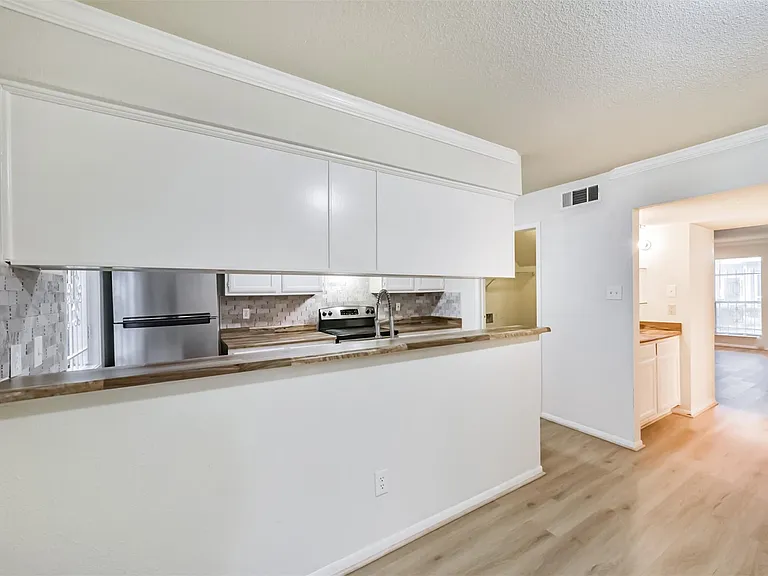 5917 Fairdale Ln #10 — Photo 17