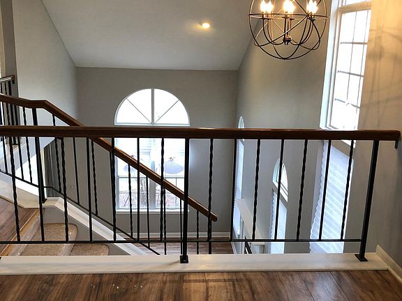 3rd image of 1523 Golfview Dr