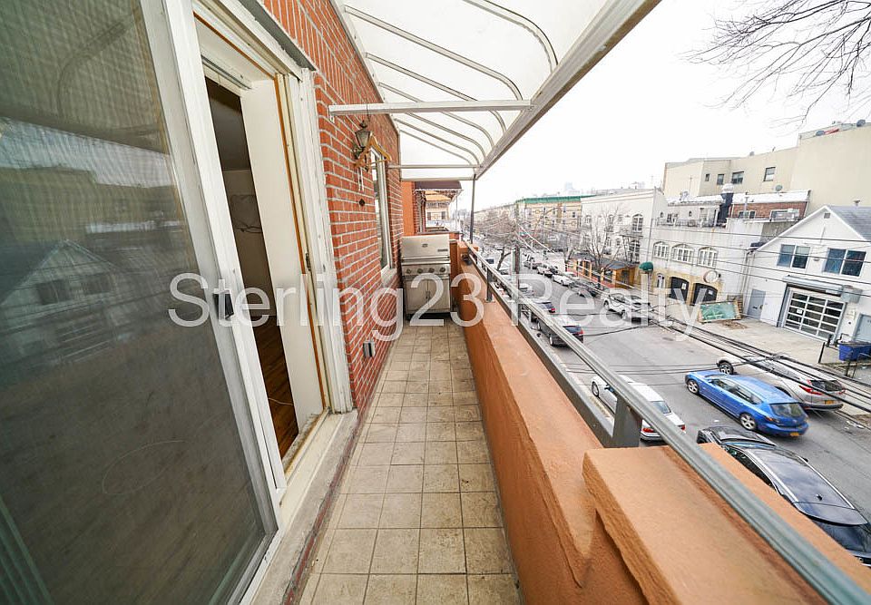 1st image of 2845 42nd St #3F