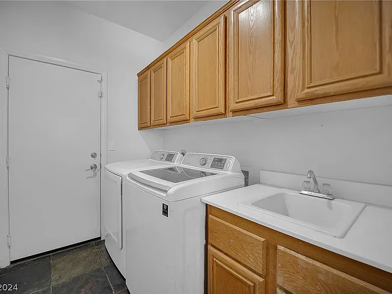 358 Velino Ave — Photo 14