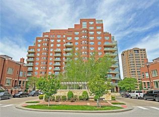4950 Central St APT 302, Kansas City, MO 64112