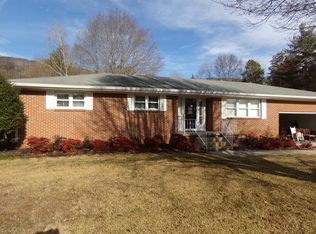 611 Falls View Dr, Hixson, TN 37343