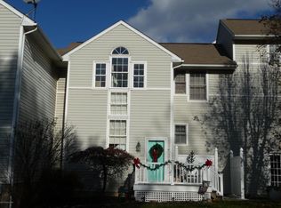 54 Allenberry Dr, Hanover Township, PA 18706