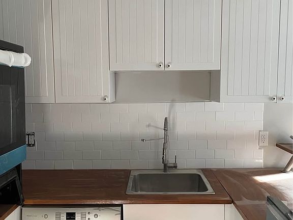 4th image of 834 Naugatuck Ave #2