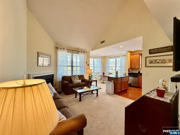 1414 Wharton Ct, Riverdale, NJ 07457