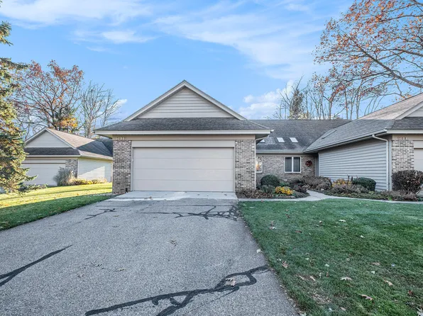 7079 Tree Top Ln NE, Rockford, MI 49341