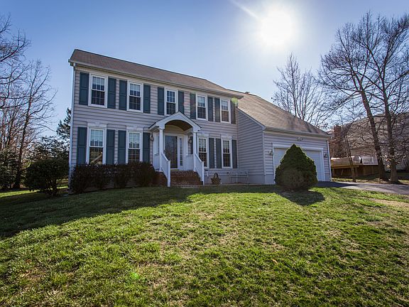 2nd image of 6104 New Pembrook Ln