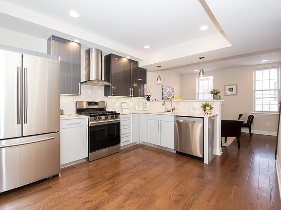 5th image of 1624 Catharine St #'b'