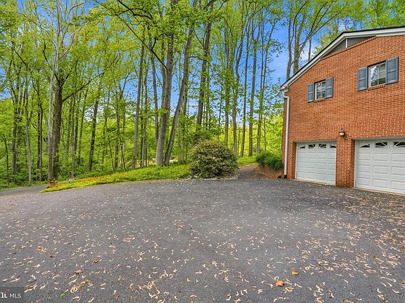 5th image of 8545 Old Dominion Dr