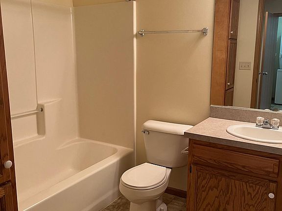 5th image of 240 W McKinley Ave APT 4