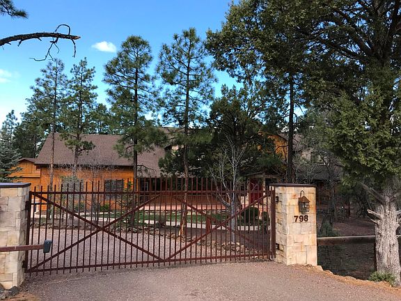 Gorgeous Gated Getaway