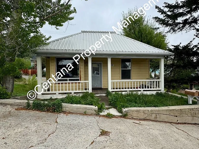 1119 W Broadway — Photo 2