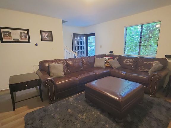 2nd image of 102 Bramble Ct