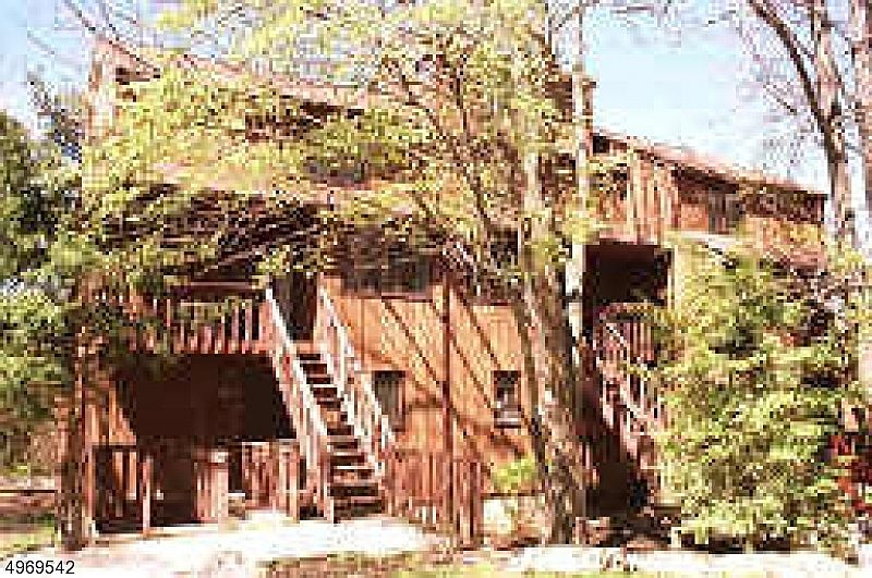 2nd image of 5 Village Way Unit 6
