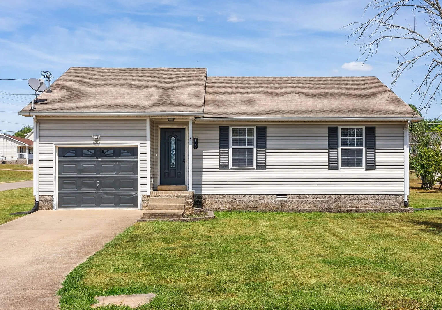 Oak Grove Cutie For Rent! Pet Friendly — Photo 2