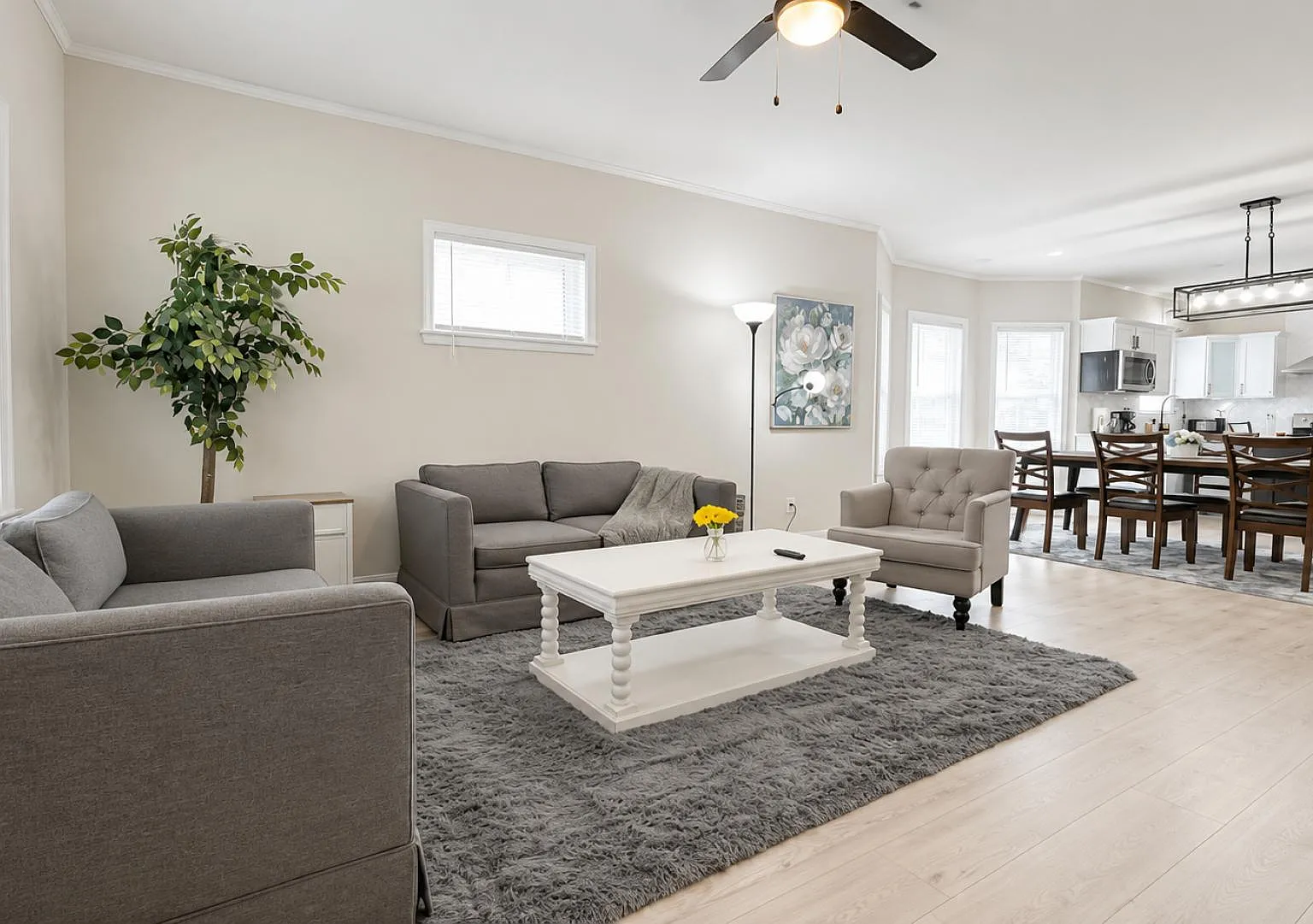 4 bed, 2.0 bath, 3535 sqft, $819 — Photo 3
