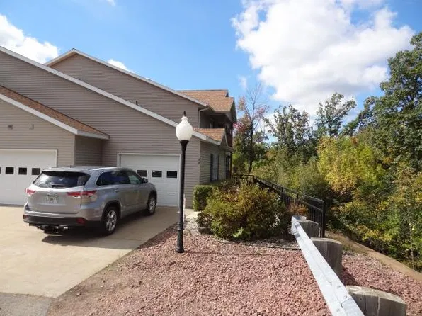 231 Country Side Ct #A, Waupaca, WI 54981