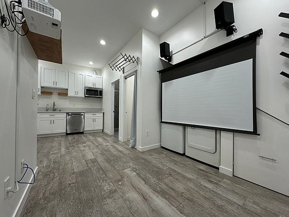 3rd image of 2416 Cabrillo Ave #B