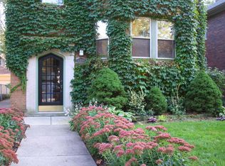 1204 Cleveland St #1, Evanston, IL 60202
