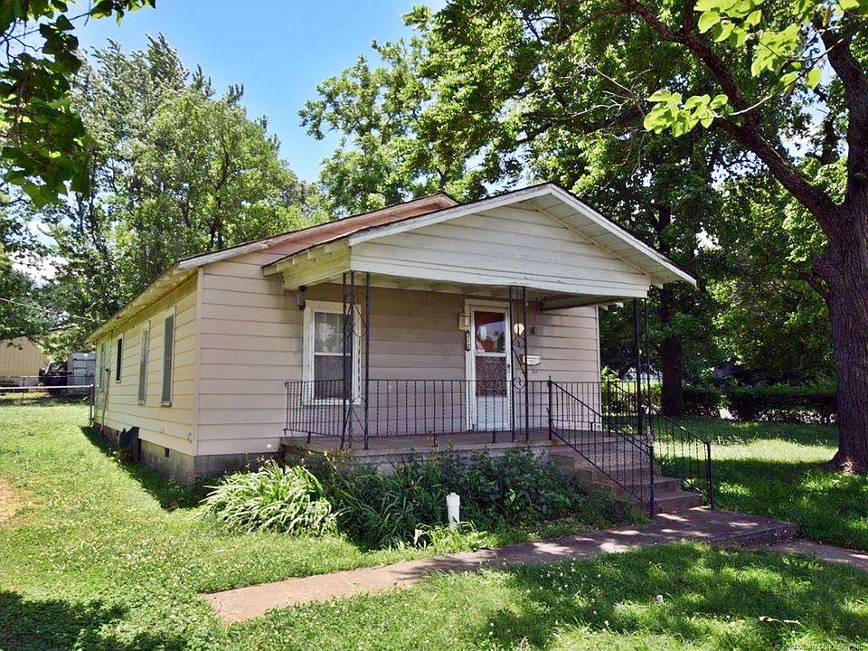1st image of 312 W Worley Ave