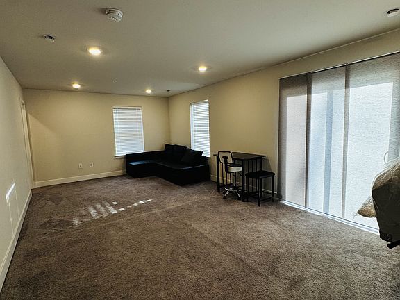 2nd image of 3024 Coriander Pl