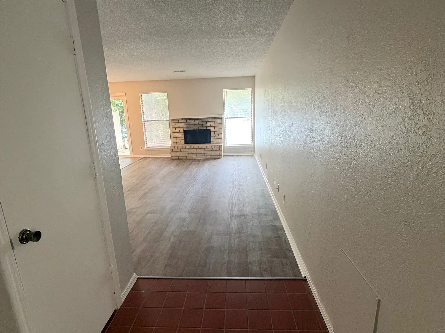 2 bed, 1200 sqft, $1,295 — Photo 2
