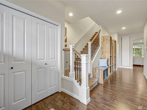 3rd image of 7612 16th Pl SE