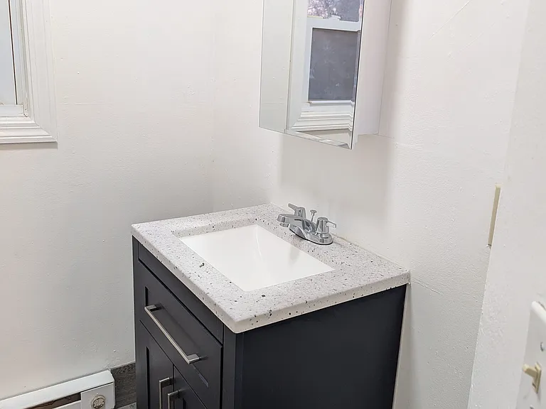 141 6th St #2 — Photo 9
