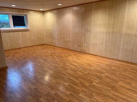 5th image of 128 Diamond Ln