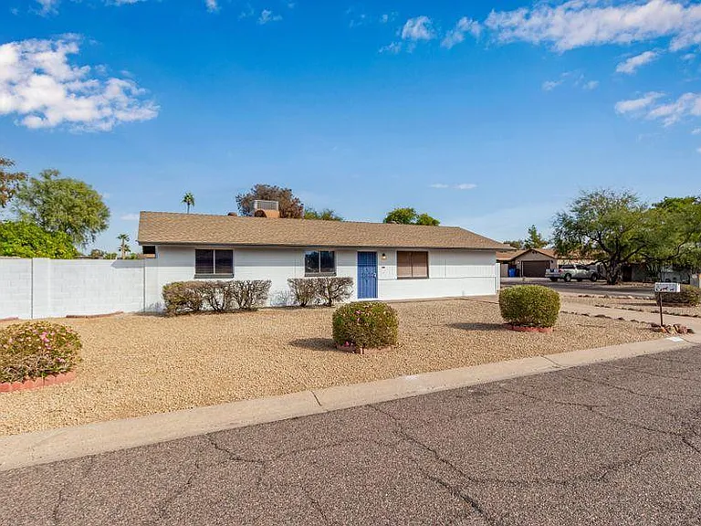 4316 E Rose Marie Ln — Photo 2