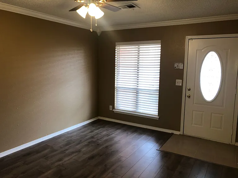 8808 Cedar Ln — Photo 6
