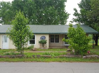 1570 Lacy Dr, Fayetteville, AR 72701