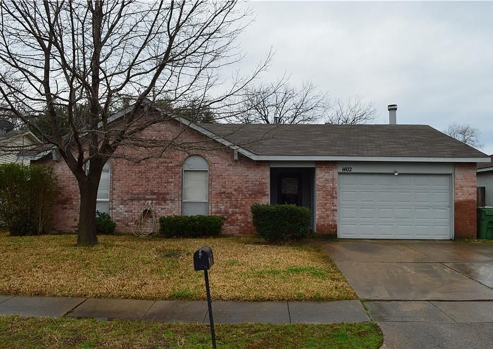 1st image of 1402 Hereford Dr