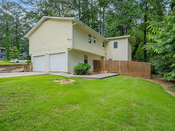 3rd image of 4359 Iroquois Trl