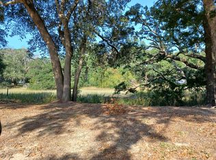 2613 Cherry Point Rd, Wadmalaw Island, SC 29487