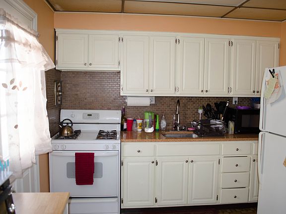 2nd image of 58 Franklin St