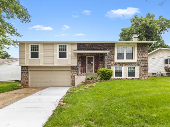 378 Novara Dr, Ballwin, MO 63021