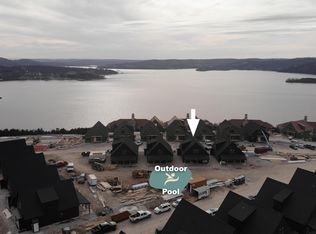 345 Poolside Pass #11, Hollister, MO 65672