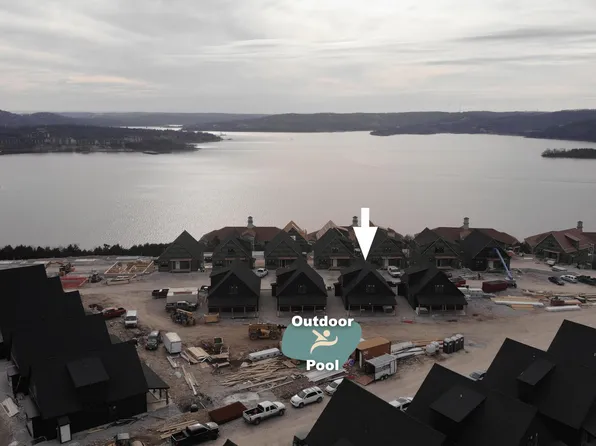 345 Poolside Pass #11, Hollister, MO 65672