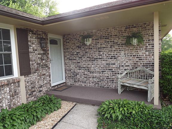 5th image of 544 N Lake Dr