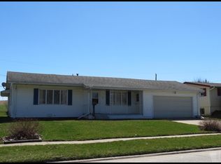 807 E 17th St, Atlantic, IA 50022